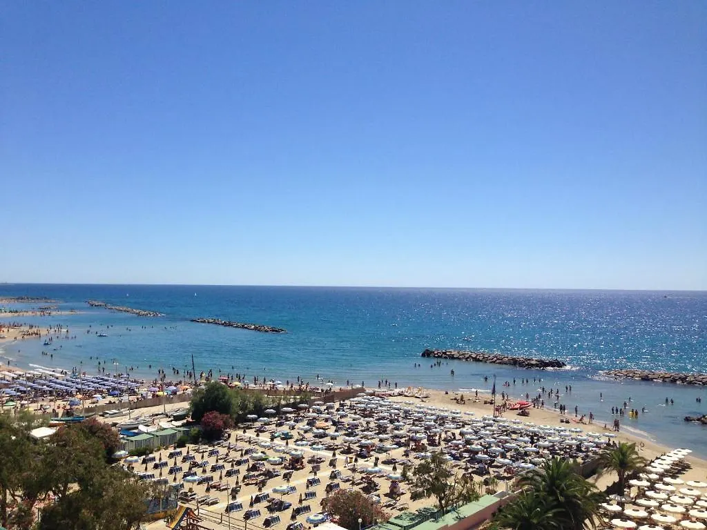 Hotel Ideal 3*, Arma di Taggia